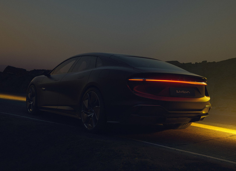 Новая жизнь седанов LADA Aura и Chery Arrizo 8, «электрички» Lotus и продажа бензина по ГРЗ: итоги недели