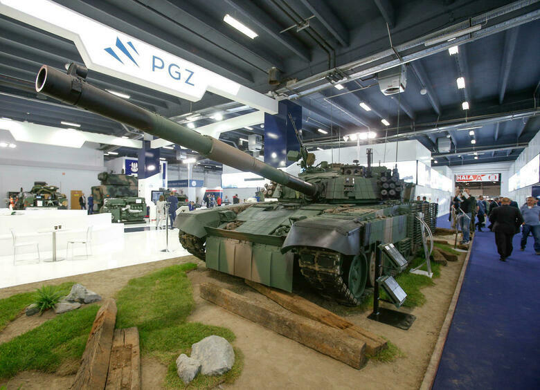 Твердый, но старый: Польша рассекретила поставки танков PT-91 Twardy в адрес ВСУ