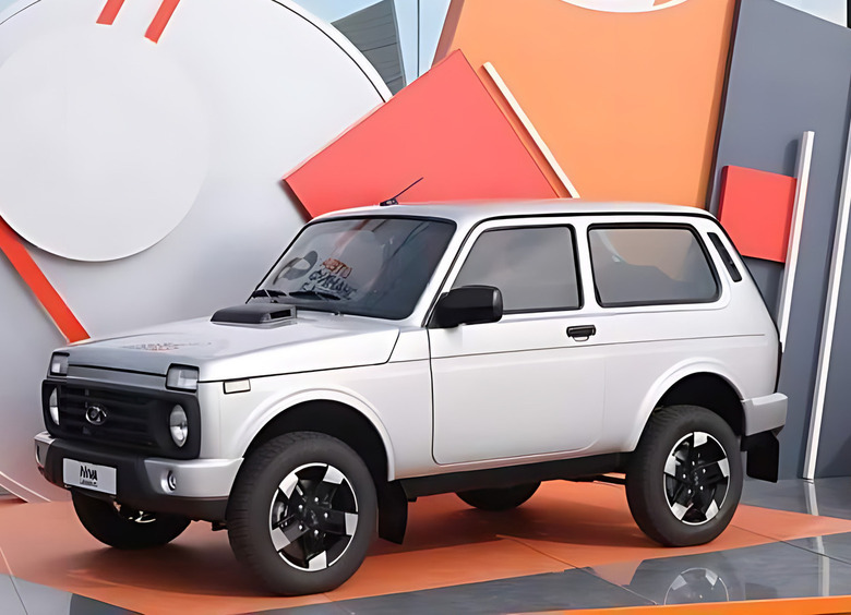 Стало известно, как долго АВТОВАЗ будет выпускать LADA Niva Legend