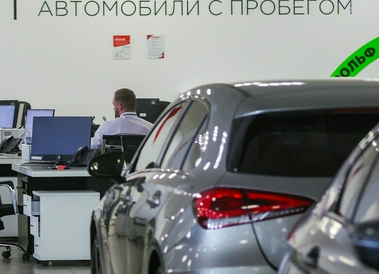 Россиянам раскрыли среднюю цену машин с пробегом в начале лета