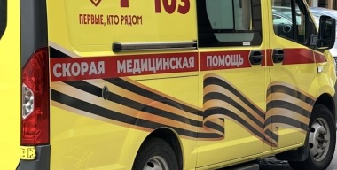 Компания хулиганов вызвала скорую и тут же напала на врачей с кулаками