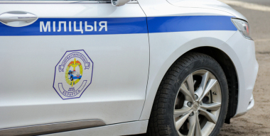 Самокатчик влетел в авто каршеринга и, разозлившись, разнес машину
