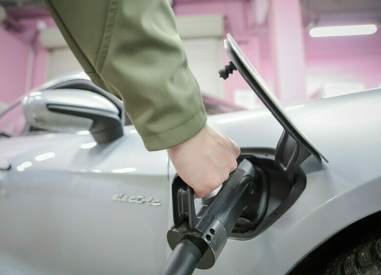 В России на 83% взлетели продажи гибридных авто и электрокаров