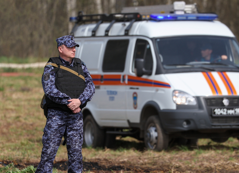 Изображение Отчим разгромил топором машину пасынка, облил дом бензином и угрожал винтовкой