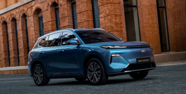 Geely привезет в Россию гибридный EX5 с последовательной силовой установкой