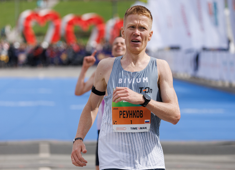 Изображение Чемпиона России по марафонскому бегу Алексея Реункова сбила машина в Москве