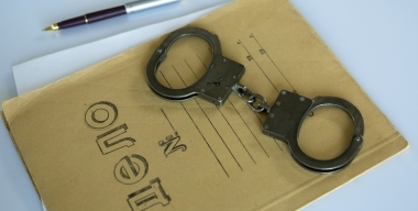 Четверо мужчин вывезли дальнобойщика в лес и жестоко избили из мести