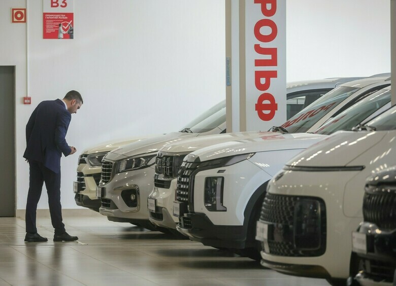 Россияне начали скупать полноприводные авто: они установили исторический рекорд