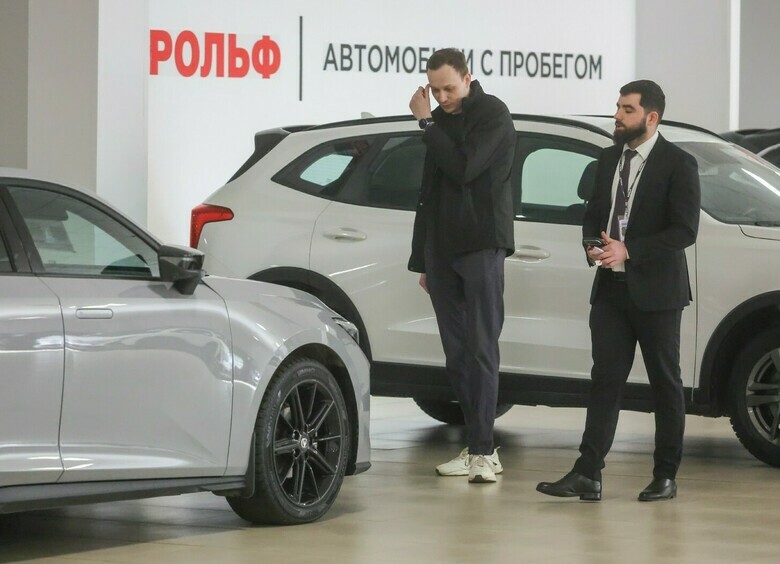 Средняя цена подержанного автомобиля в России поднялась до 1,67 млн рублей