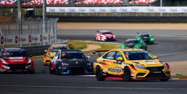 Успехи на потоке: LADA Sport ROSNEFT закрепляется в группе лидеров чемпионата России