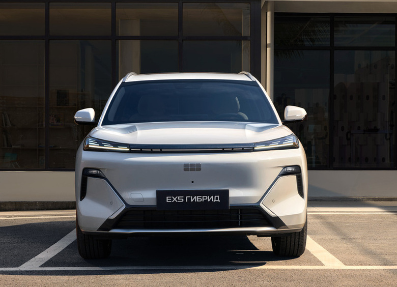 В России стартовали продажи гибридного кроссовера Geely EX5 EM-R