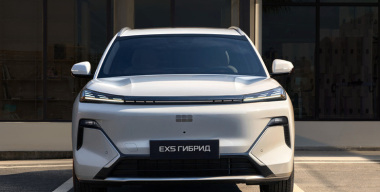 В России стартовали продажи гибридного кроссовера Geely EX5 EM-R