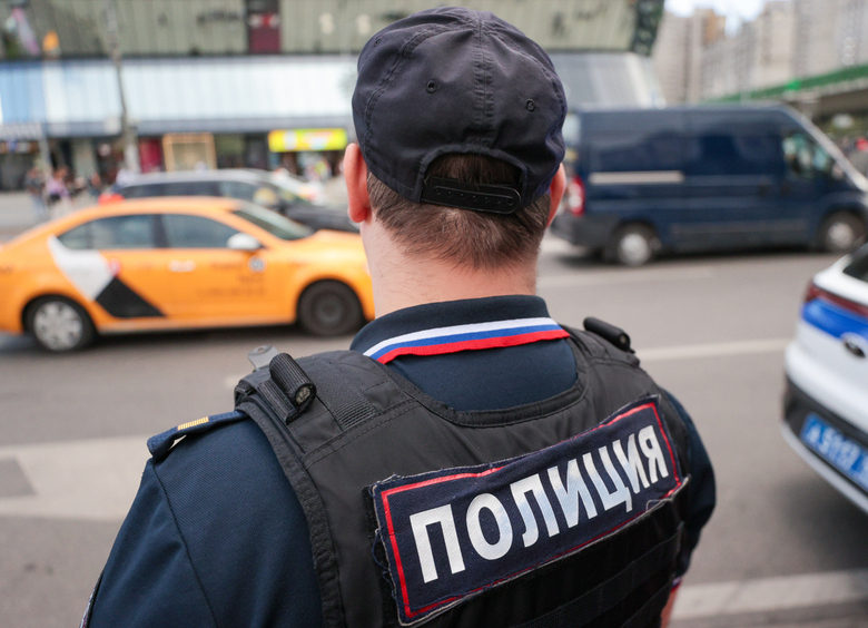 Изображение Пьяные братья избили таксиста за просьбу оплатить химчистку испачканного салона
