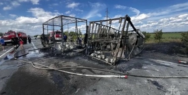 Тройное ДТП на трассе М-5 под Оренбургом: один человек погиб, две машины сгорели