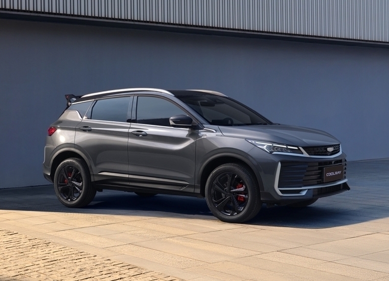В России появилась новая версия кроссовера Geely Coolray