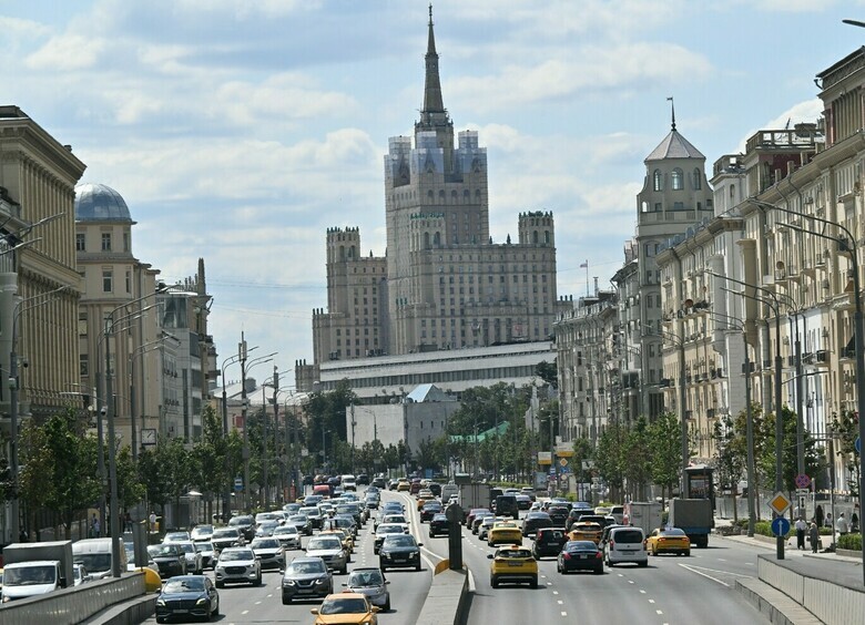 Половина автопарка страны находится в 15 российских регионах