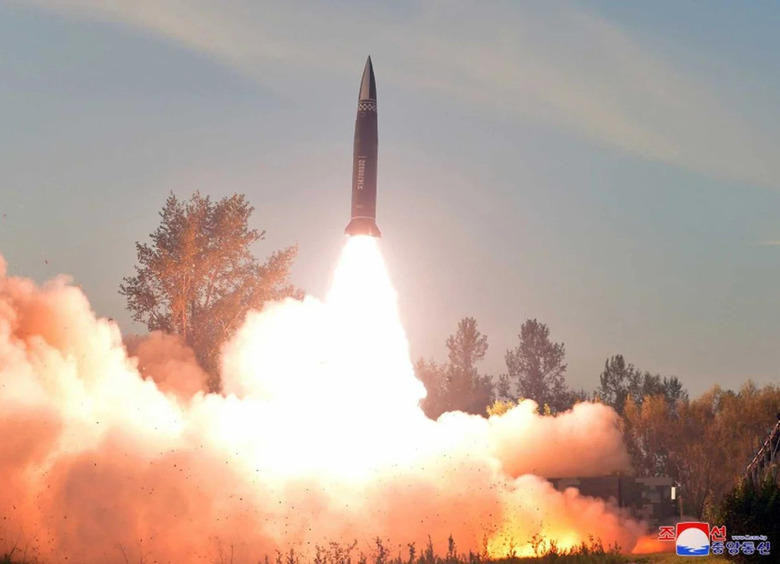 Тяжелый калибр: зачем России северокорейские ракеты под Воронежем