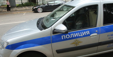 Женщину с ножом у горла заставили сесть в машину и увезли в другой регион
