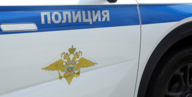 Пьяная гонщица избила и отпинала ногами троих инспекторов ДПС
