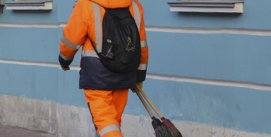 Деловой дворник продал чужую машину без ведома владельца и попал под статью