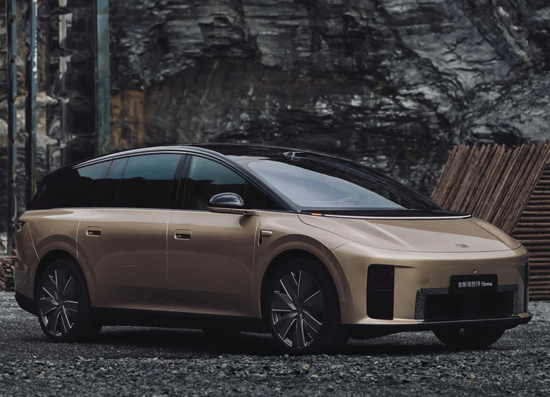 Представлен новый Li Auto i9 с рекордной аэродинамикой и салоном-кинотеатром