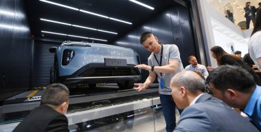 Китайский автопром на грани: продажи падают, убытки бьют рекорды