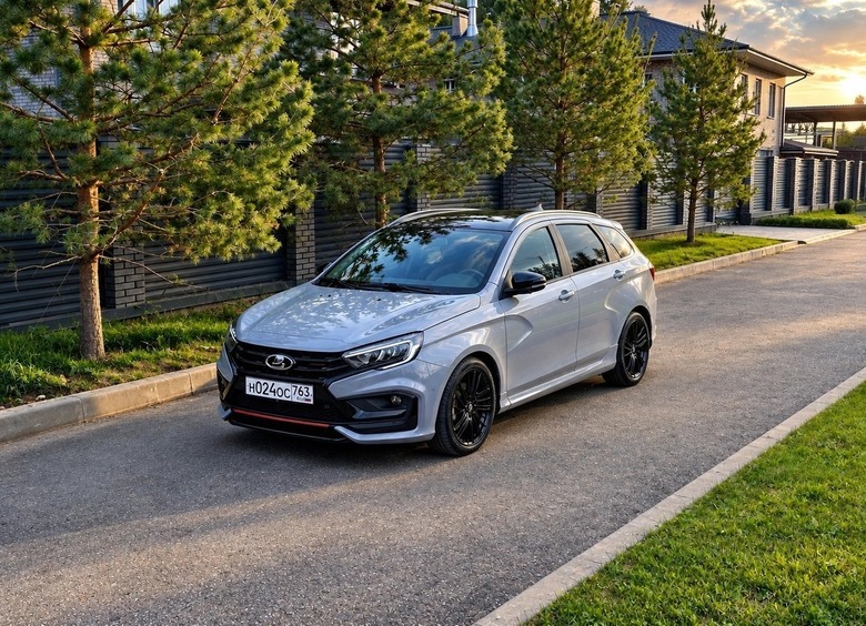 Сарай с огоньком: тест-драйв обновленной LADA Vesta SW Sport