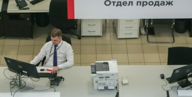 Дилеры меняют правила: что сейчас происходит в российских автосалонах