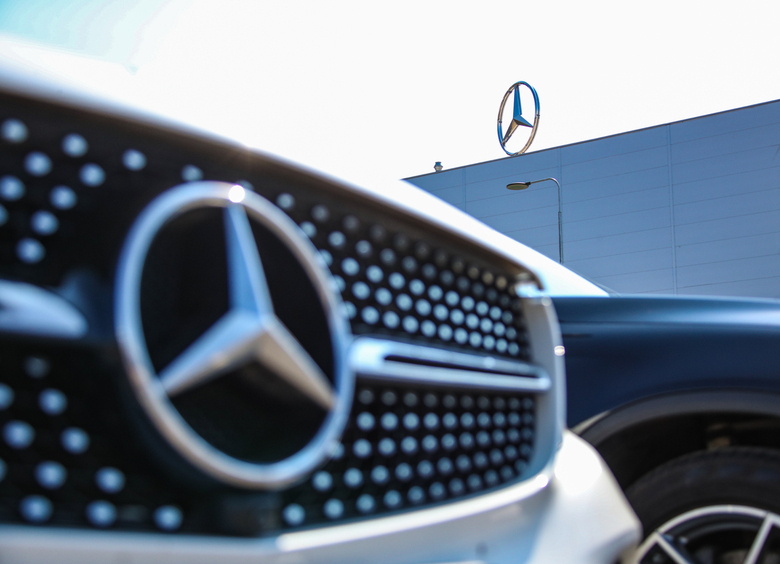 Изображение Над двумя автозаводами Mercedes-Benz нависла угроза закрытия
