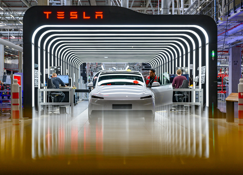 Доброй свинье все впрок: почему Tesla не боится скандалов
