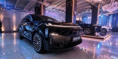 Хочу себе такой же: первый обзор гибридного кроссовера Deepal S09 для России