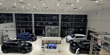 Продажи новых автомобилей в России снова устремились вниз