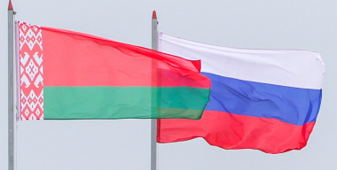 Поставки иномарок в Россию через Беларусь упали почти на 9%