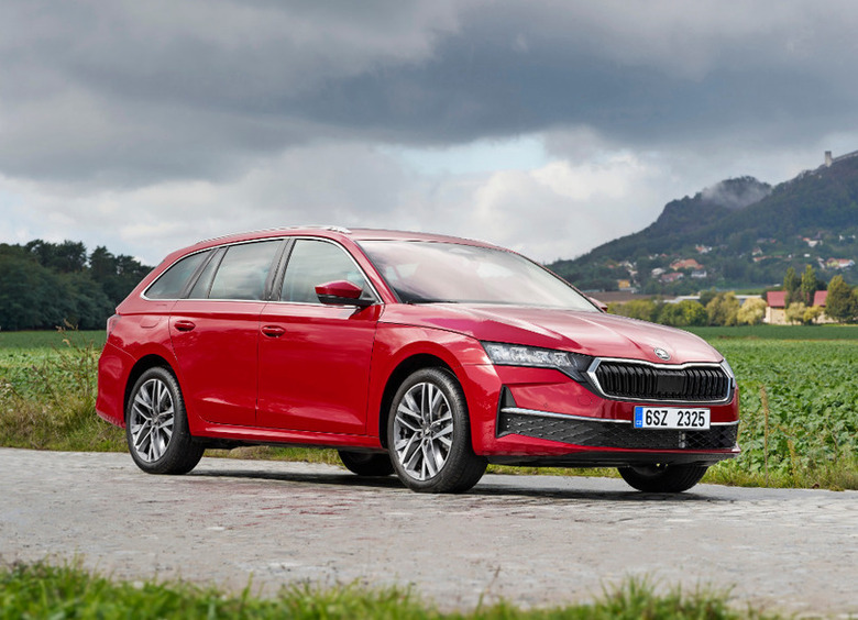 Skoda Octavia получила новую гибридную установку