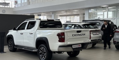 Эксперт объяснил, почему к концу года покупателей новых авто ждут большие скидки