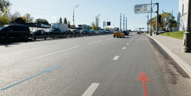 В Москве появилась разноцветная дорожная разметка с указанием севера и юга