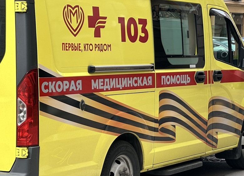 Изображение Водитель сбил на машине старика на костылях и уехал с места аварии